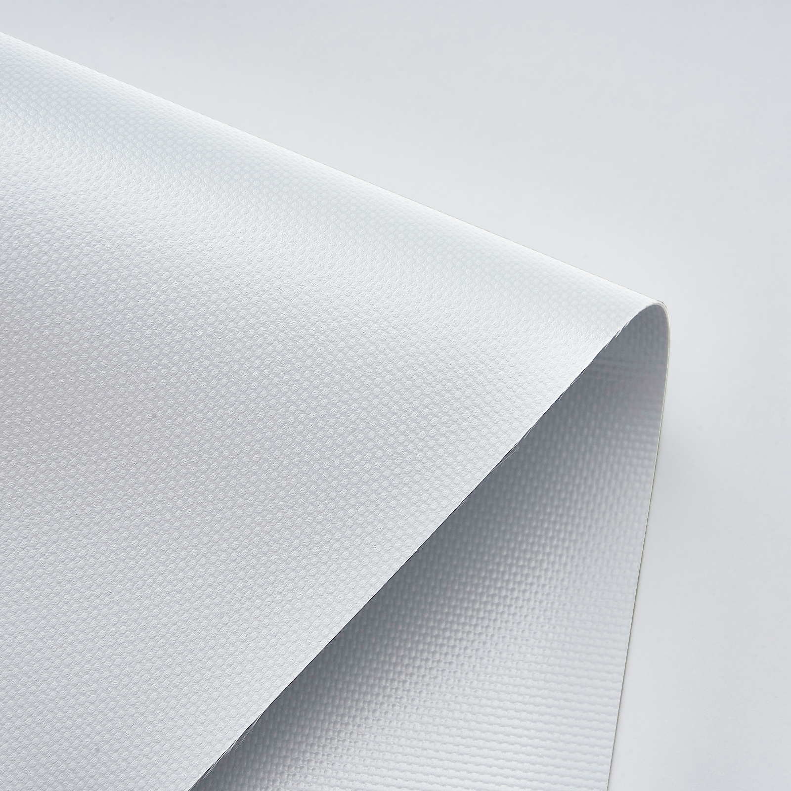 WhiteSmoke-B001-4670