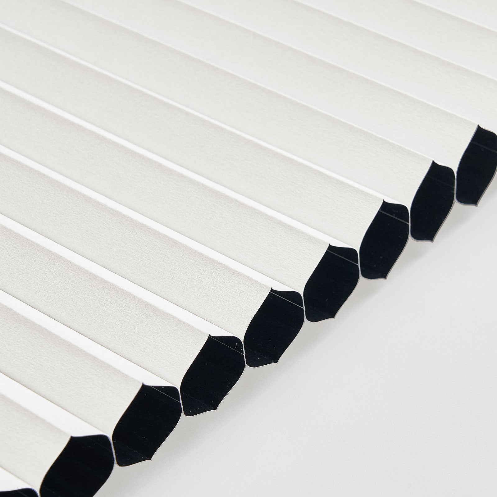 White-b0101-3613