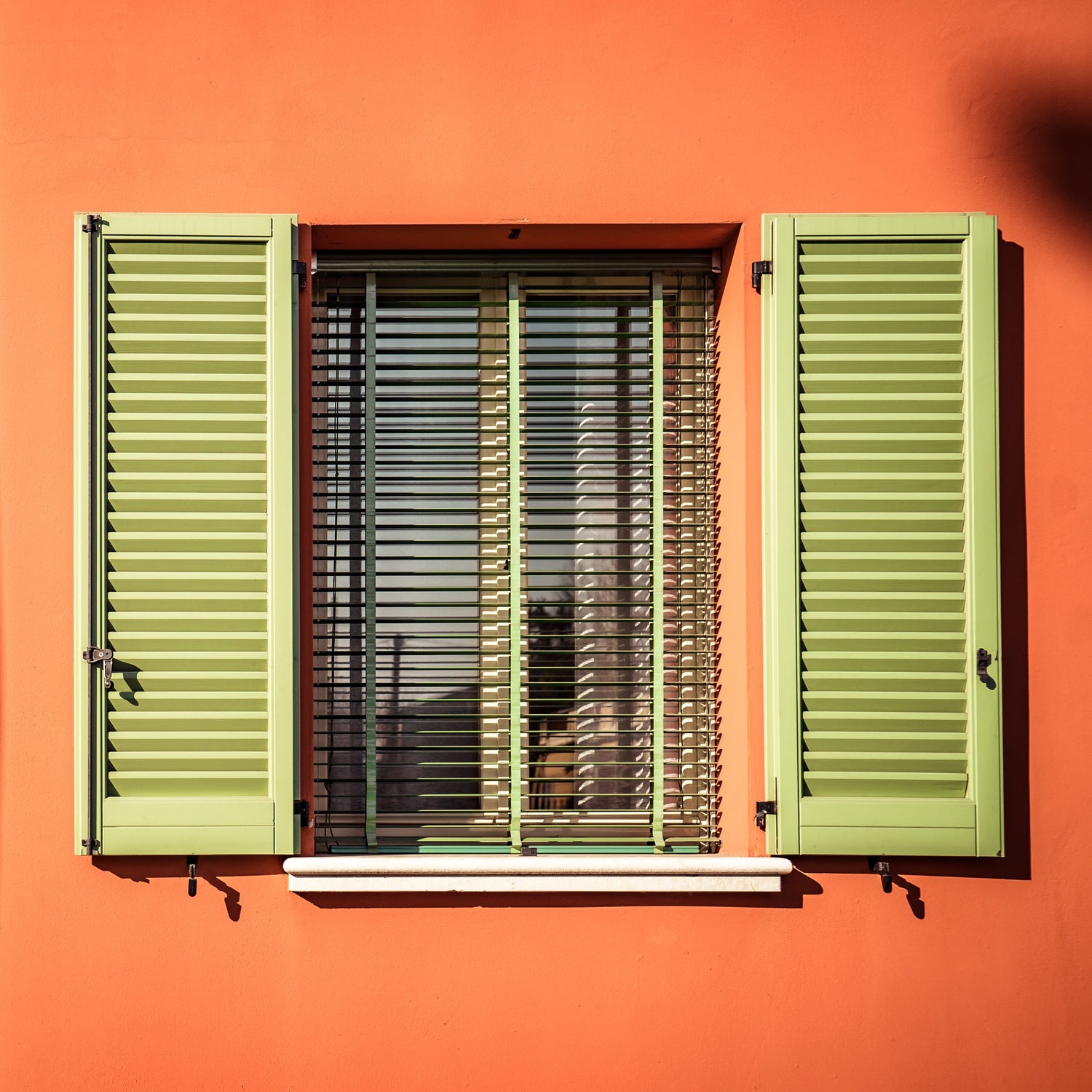 Blinds vs. Shutters: Decoding the Best Window Treatment for Your Home